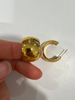 Wide Stud Hoop Gold