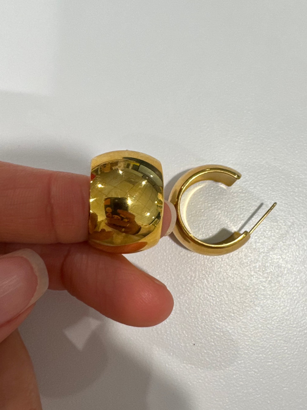 Wide Stud Hoop Gold
